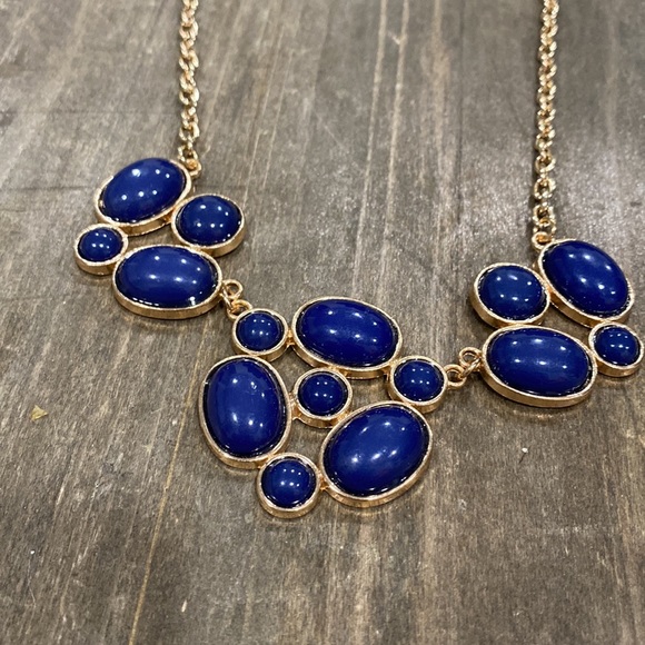 NEW! FLOWER Navy & Gold Statement Necklace - Picture 3 of 7